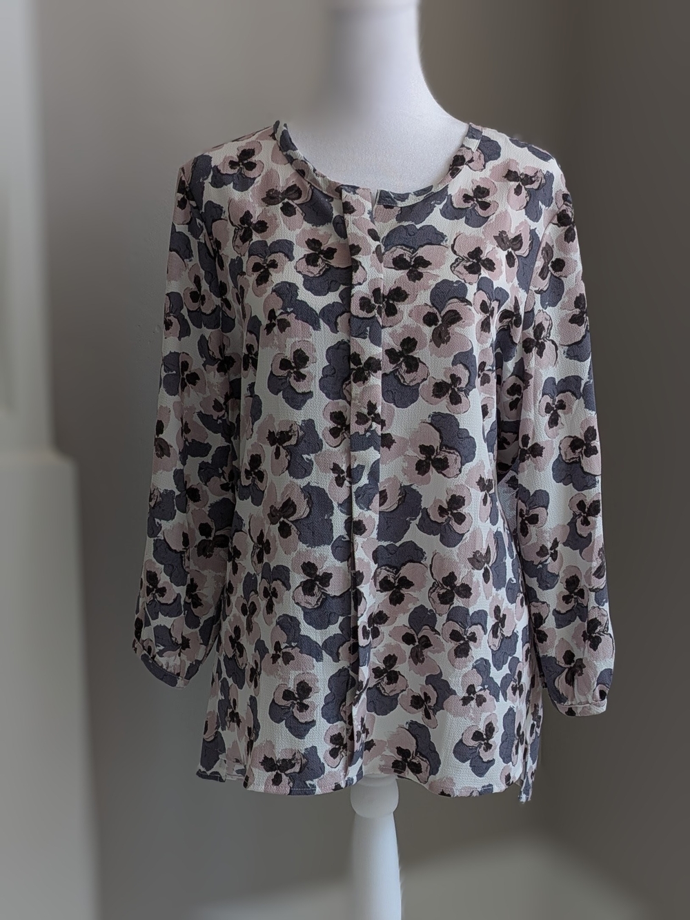 Floral Pansy Print Button Front Blouse - Pink/Gray Lg NWOT